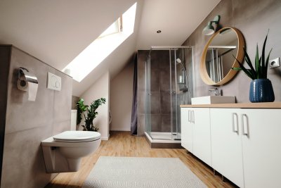 Douchewand en regendouche: moderne en functionele toevoegingen aan jouw badkamer