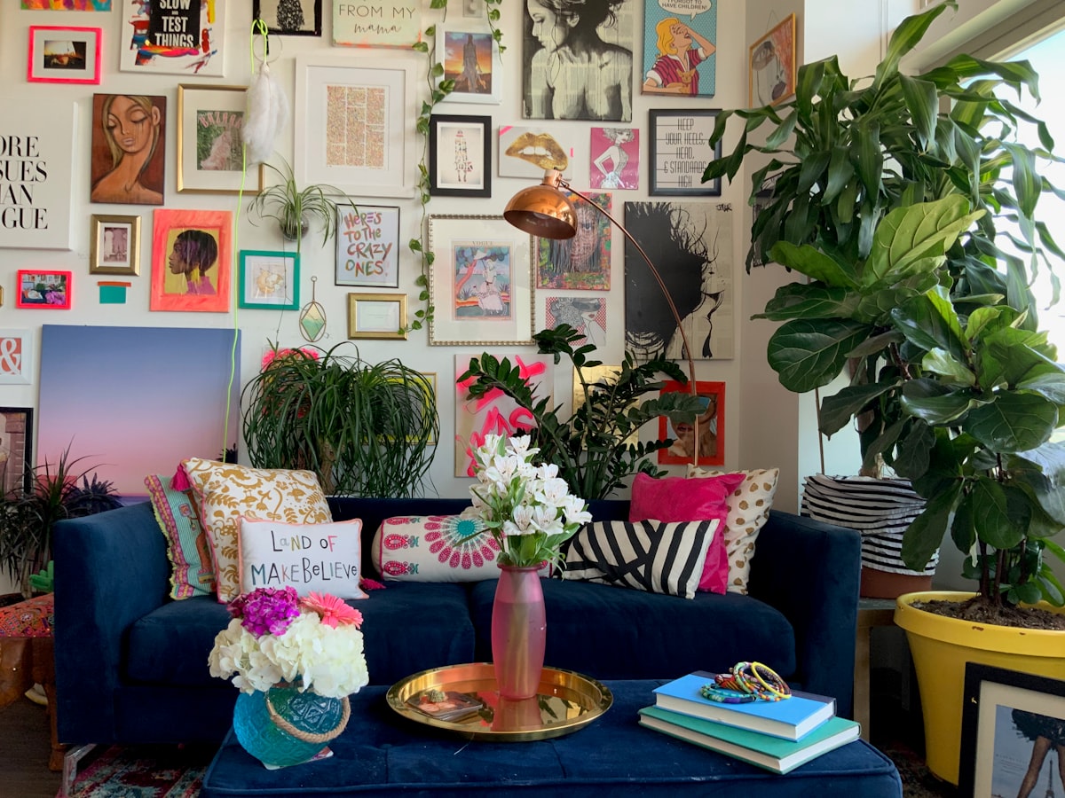 Zo doe je maximalisme in je woonkamer zonder dat het druk wordt
